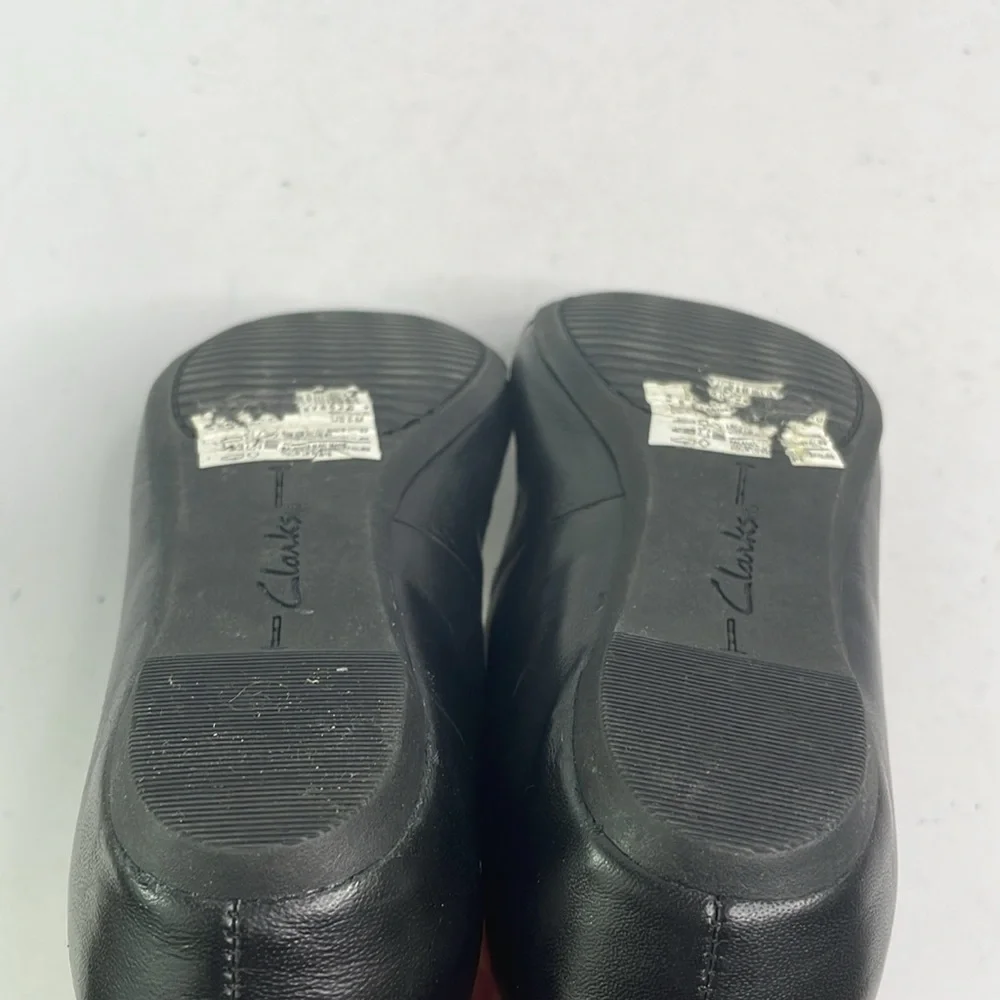 Clarks artisan black leather with patent leather toe, ballet flats
